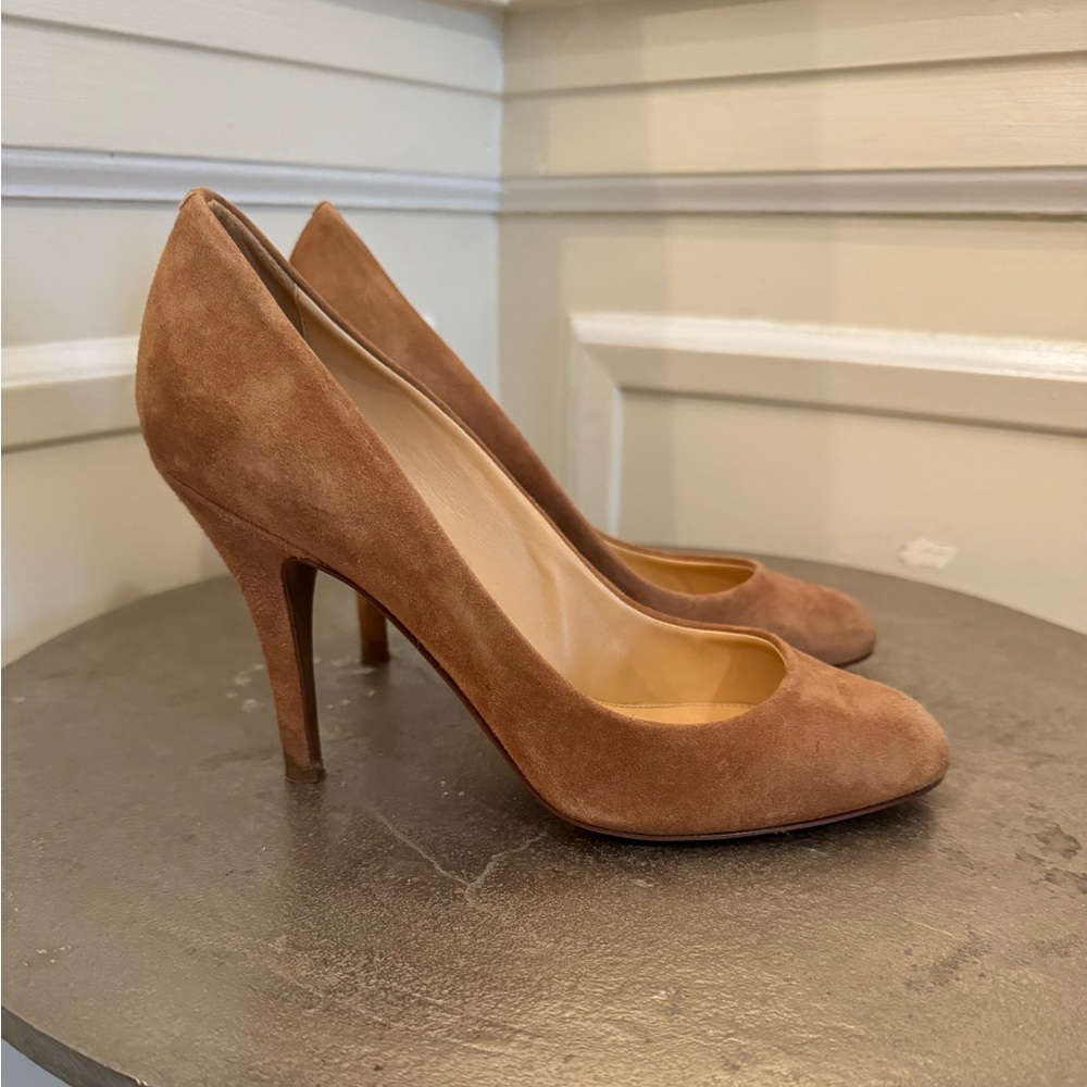 Tan leather pumps